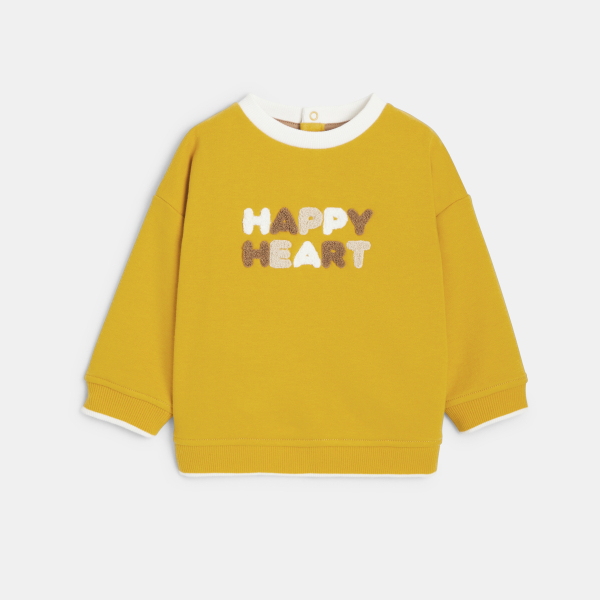 بلوفر قماش أصفر اللون، ومنقوش عليه رسالة، للصبي الصغير